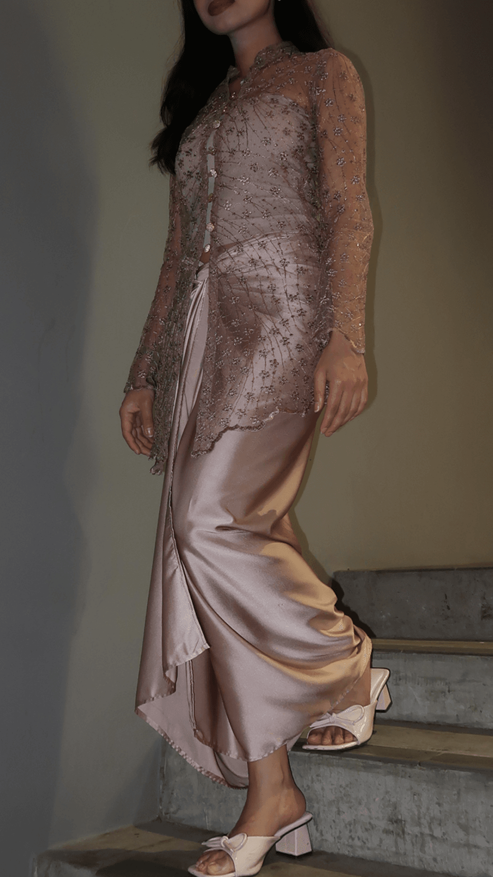 Dana Kebaya in Deep Brown