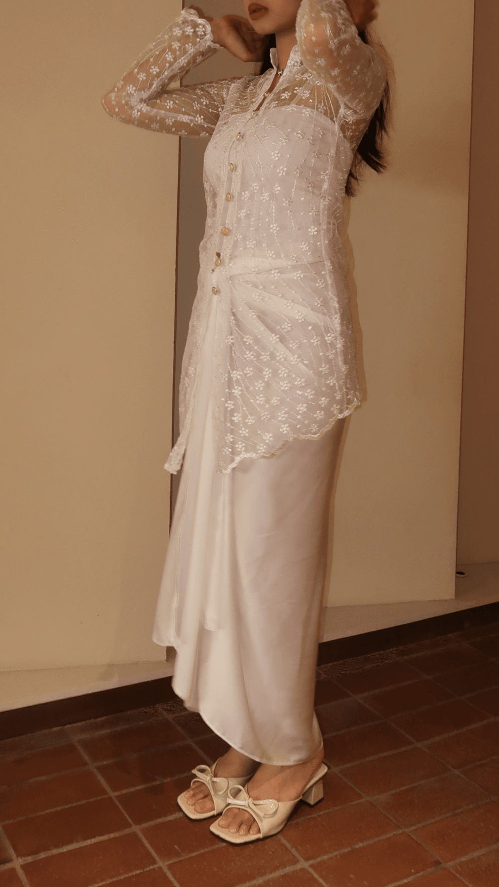 Dana Kebaya in White